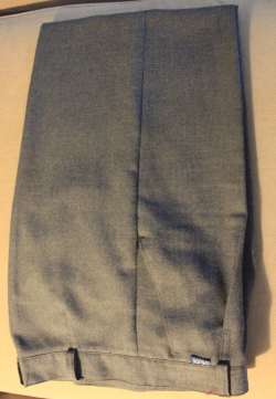 Pantalón gris